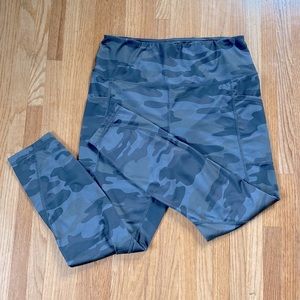 Reebok 7/8 camouflage leggings with side pockets